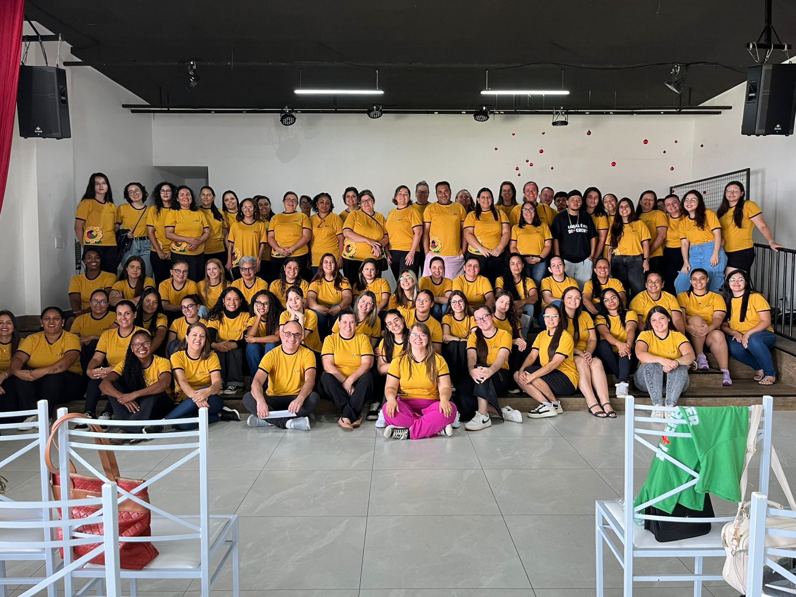 Equipe de colaboradores e cuidadores da APAE Tatuí na rede regular de ensino