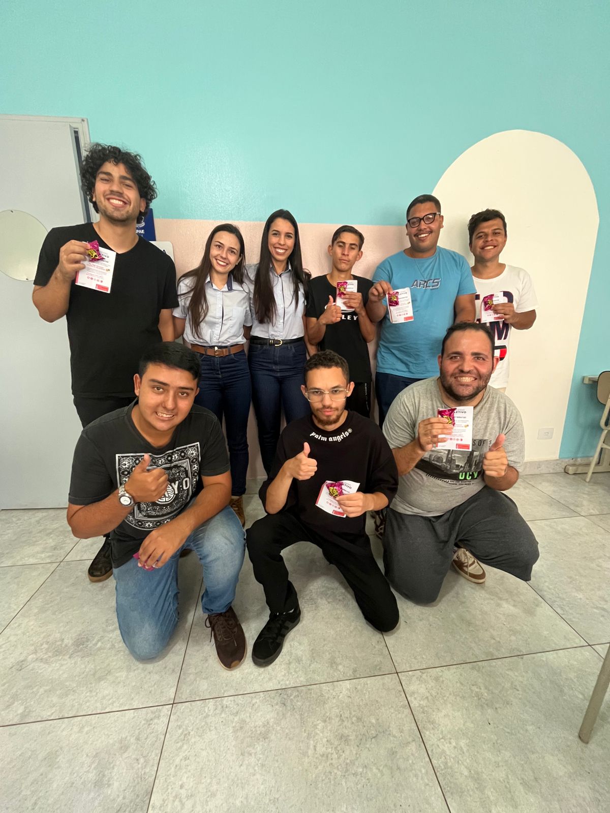 Grupo de jovens do programa Mundo do Trabalho