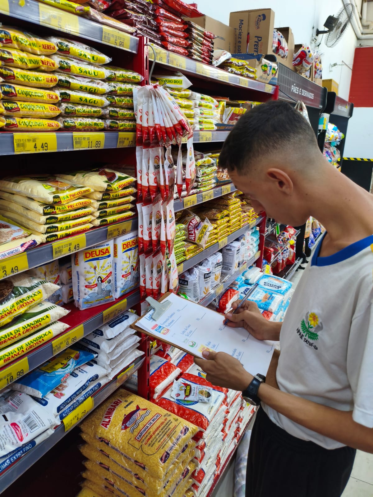 Atividade de habilitação na comunidade em supermercado